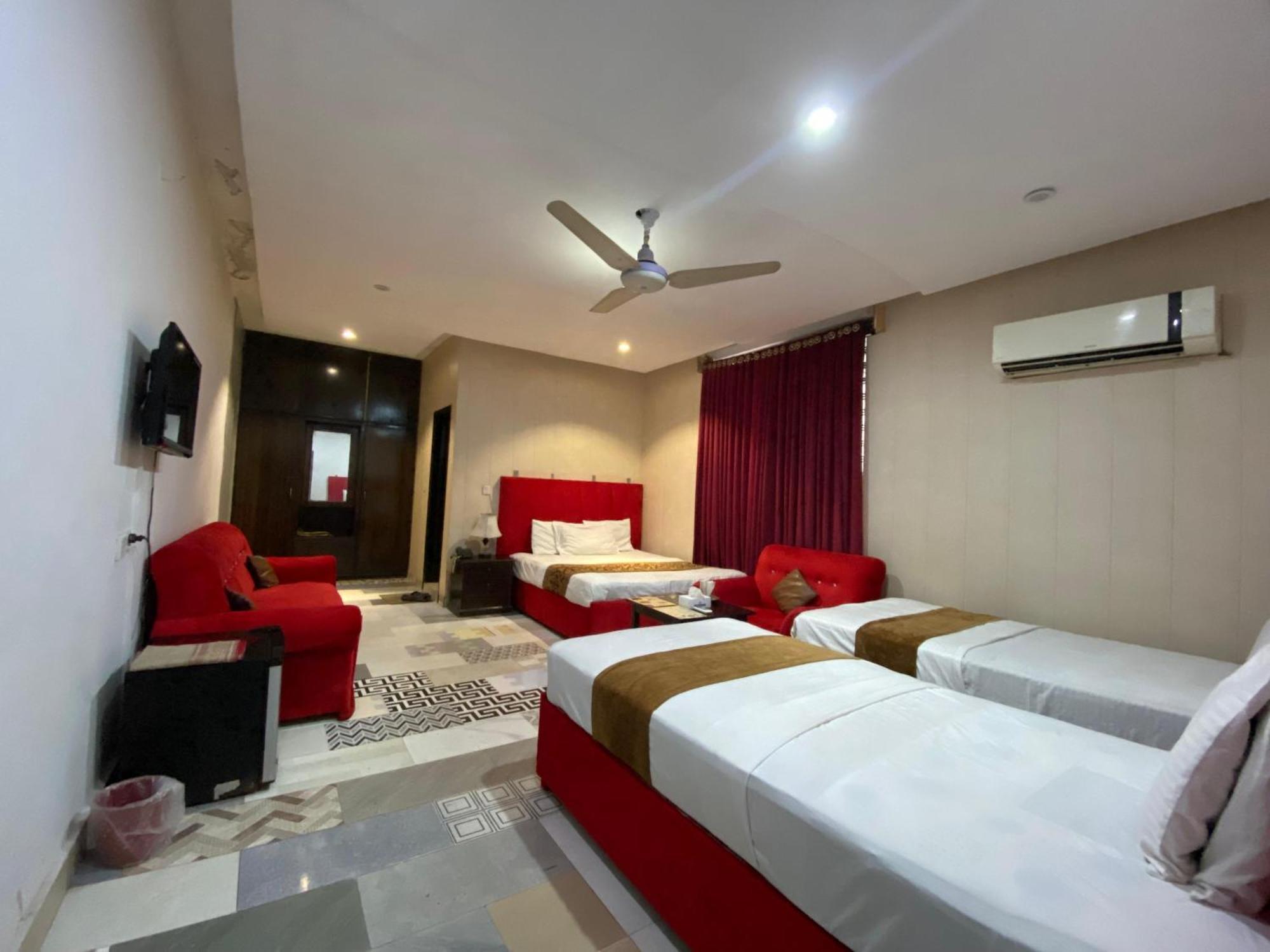 Hotel Tulip Inn, Gulberg Lahore Ngoại thất bức ảnh