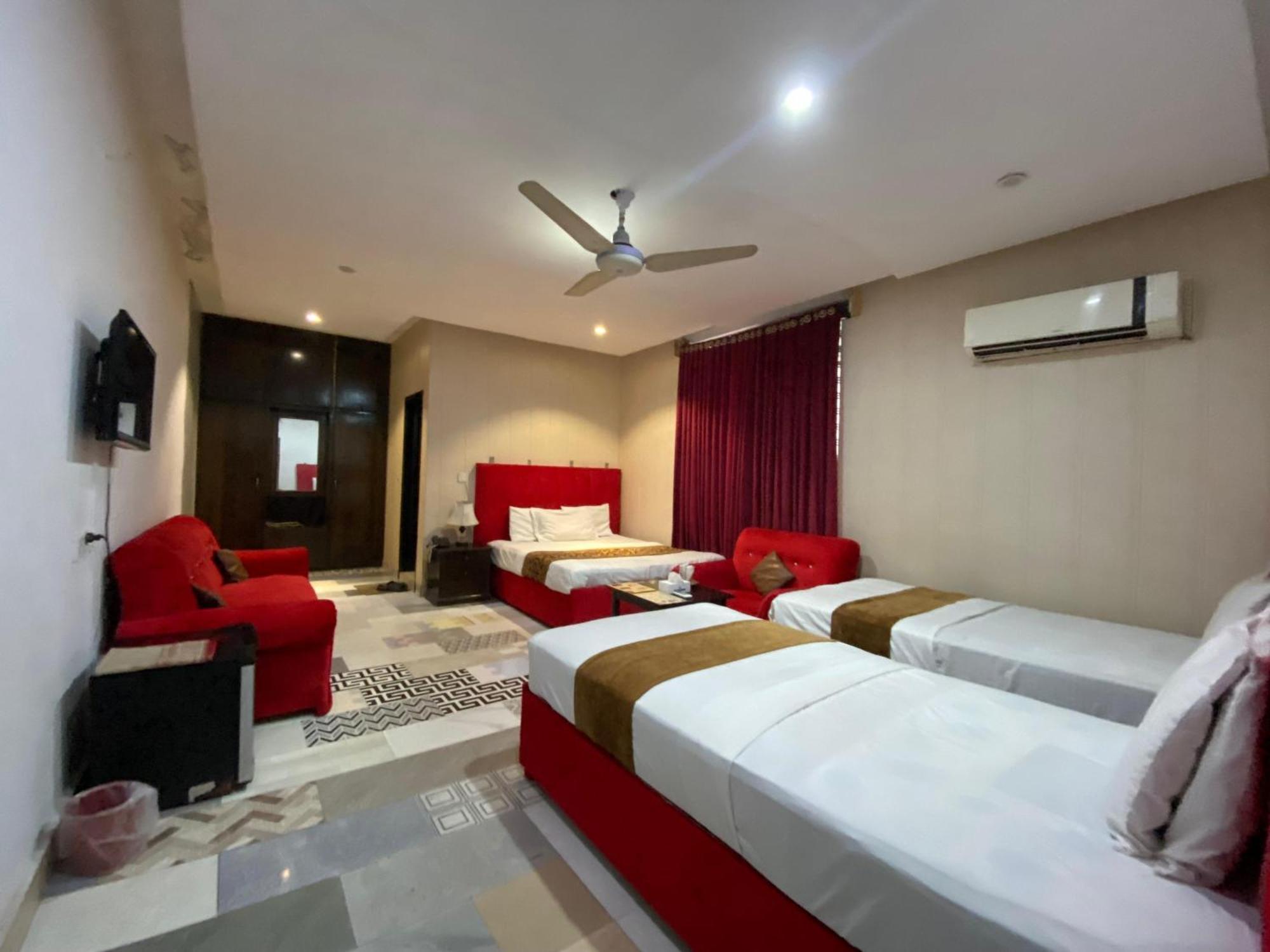 Hotel Tulip Inn, Gulberg Lahore Ngoại thất bức ảnh
