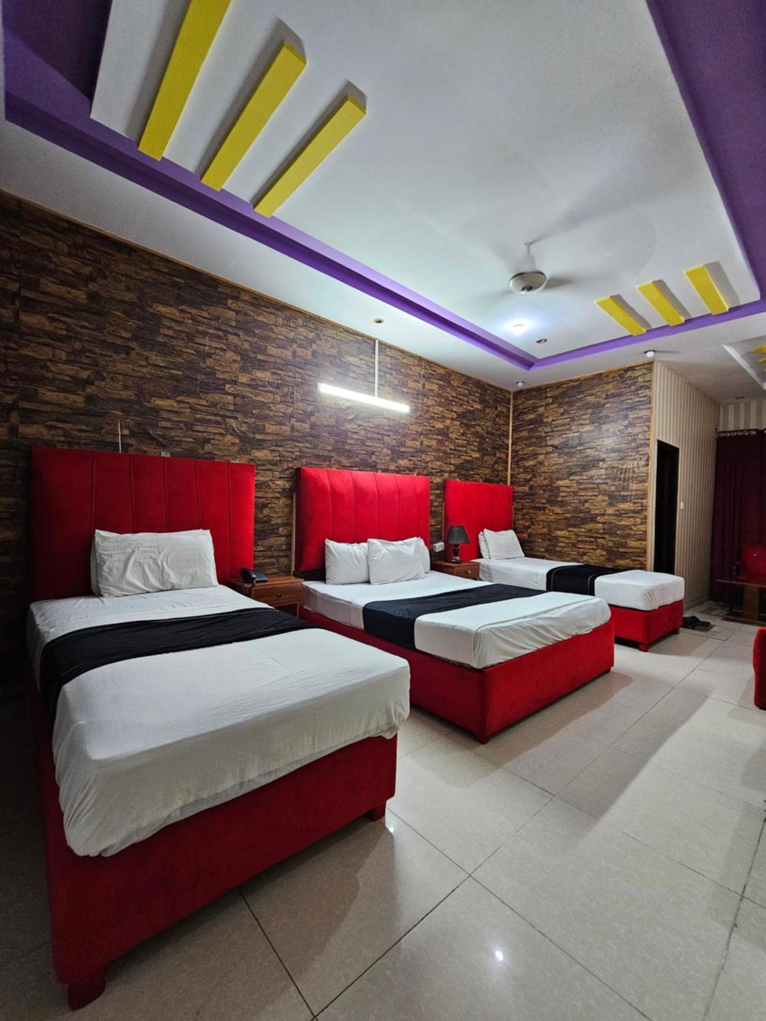 Hotel Tulip Inn, Gulberg Lahore Phòng bức ảnh