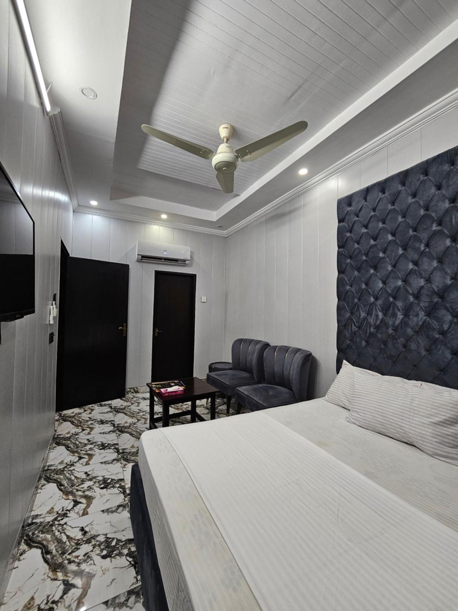 Hotel Tulip Inn, Gulberg Lahore Ngoại thất bức ảnh