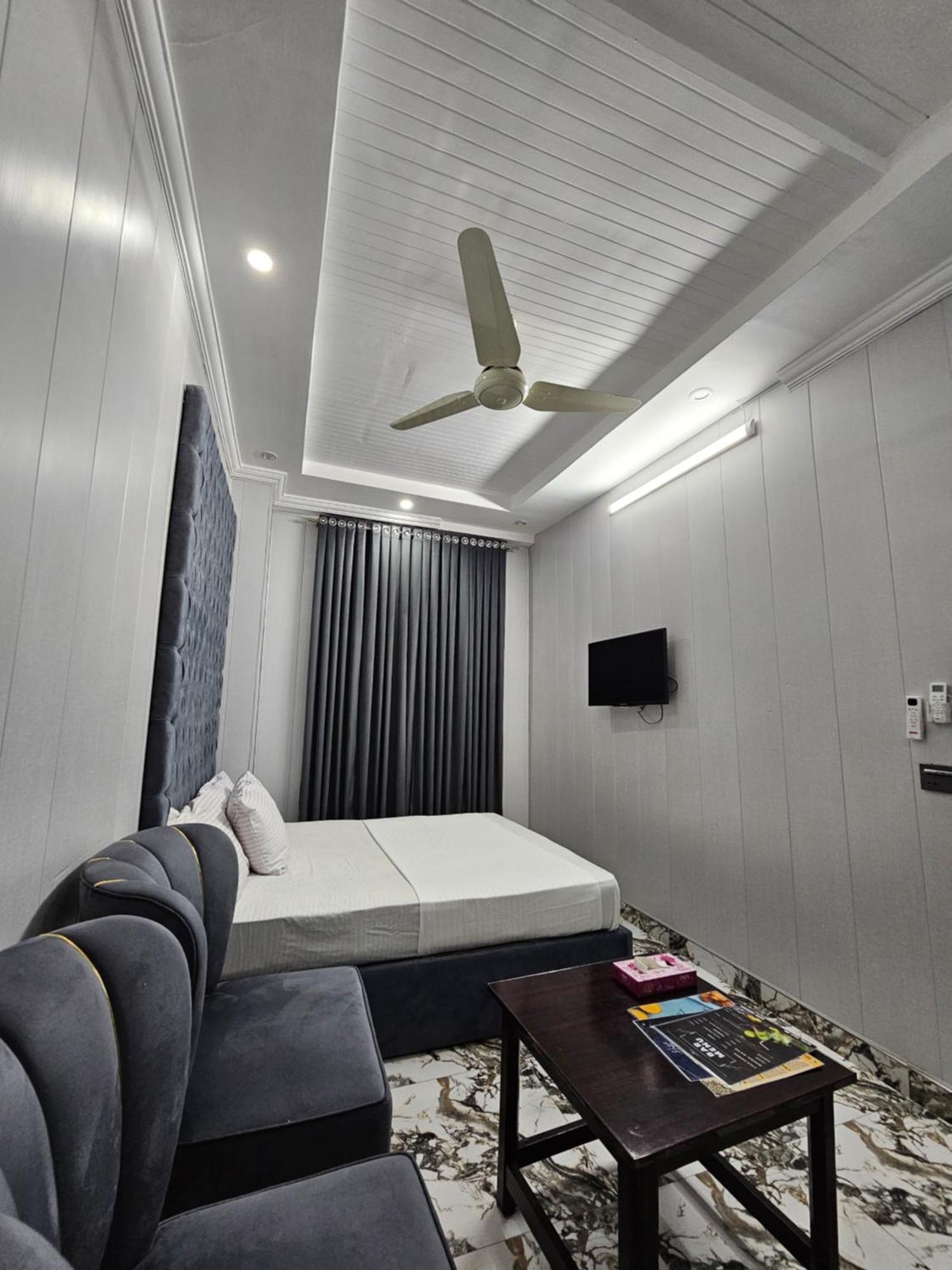 Hotel Tulip Inn, Gulberg Lahore Ngoại thất bức ảnh