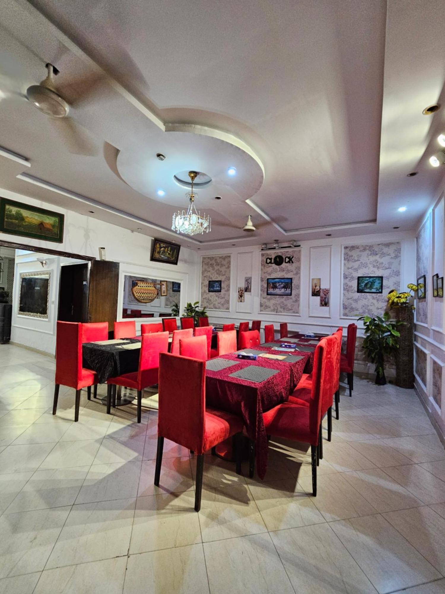 Hotel Tulip Inn, Gulberg Lahore Ngoại thất bức ảnh