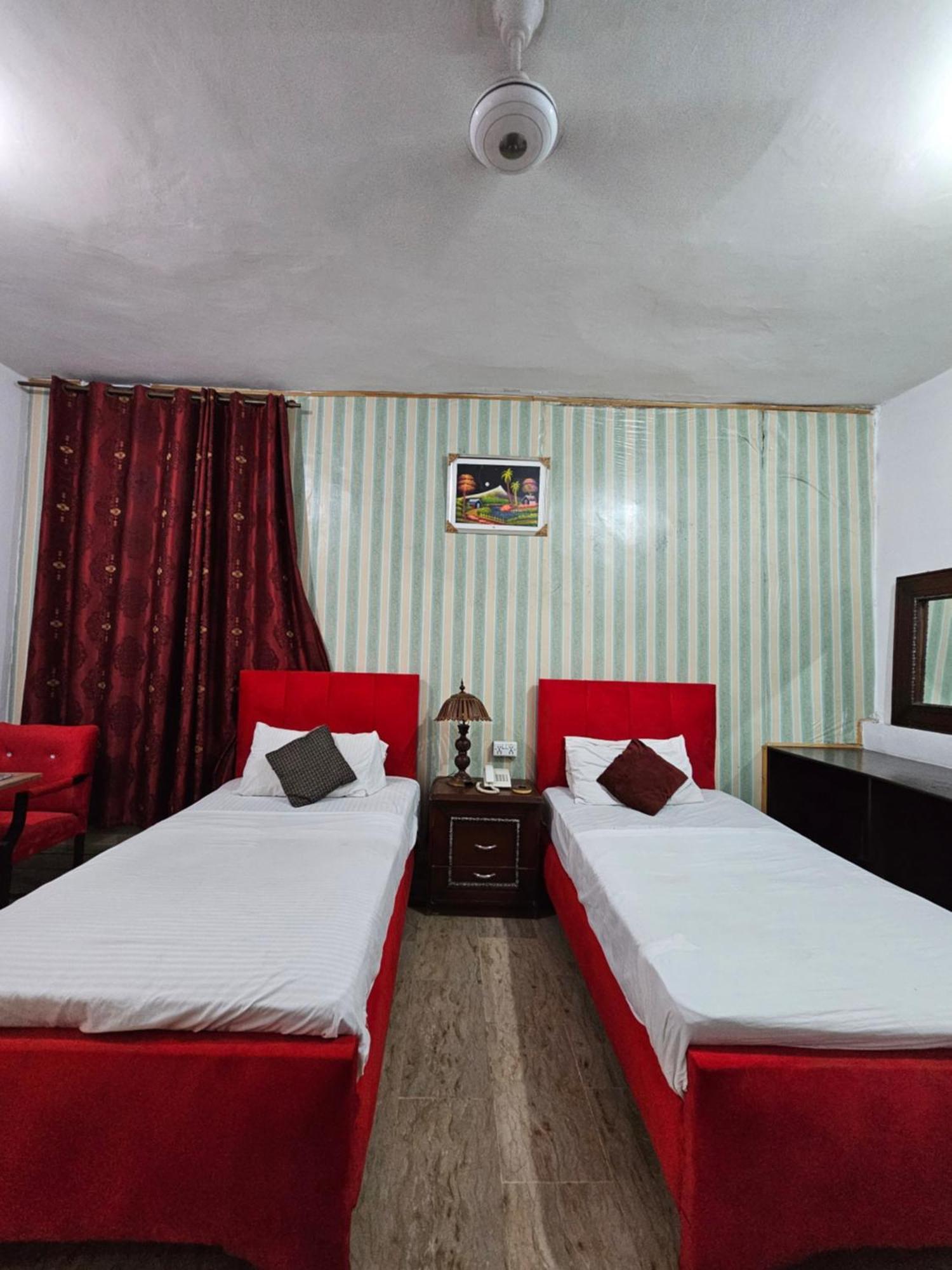 Hotel Tulip Inn, Gulberg Lahore Ngoại thất bức ảnh