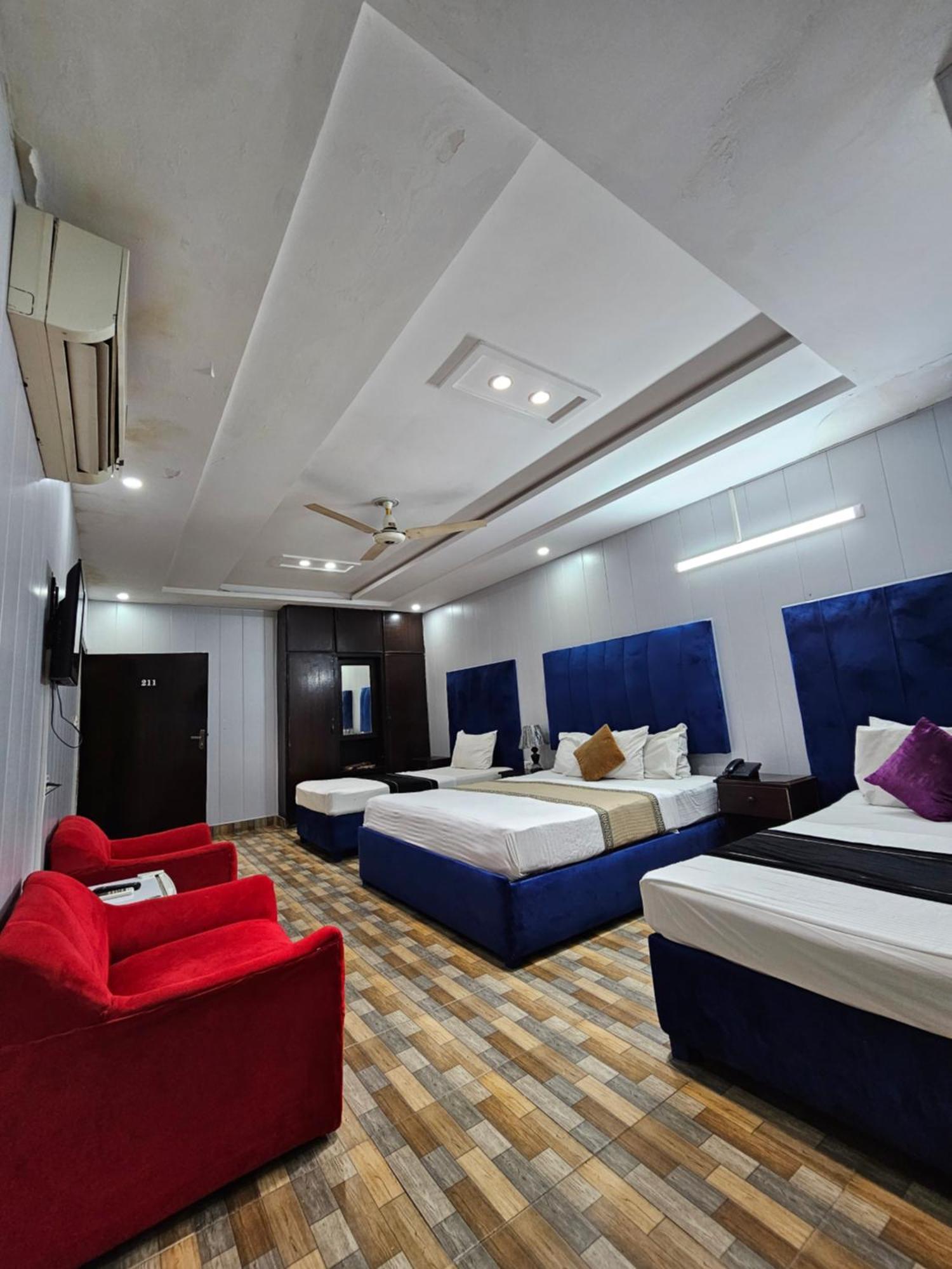 Hotel Tulip Inn, Gulberg Lahore Ngoại thất bức ảnh