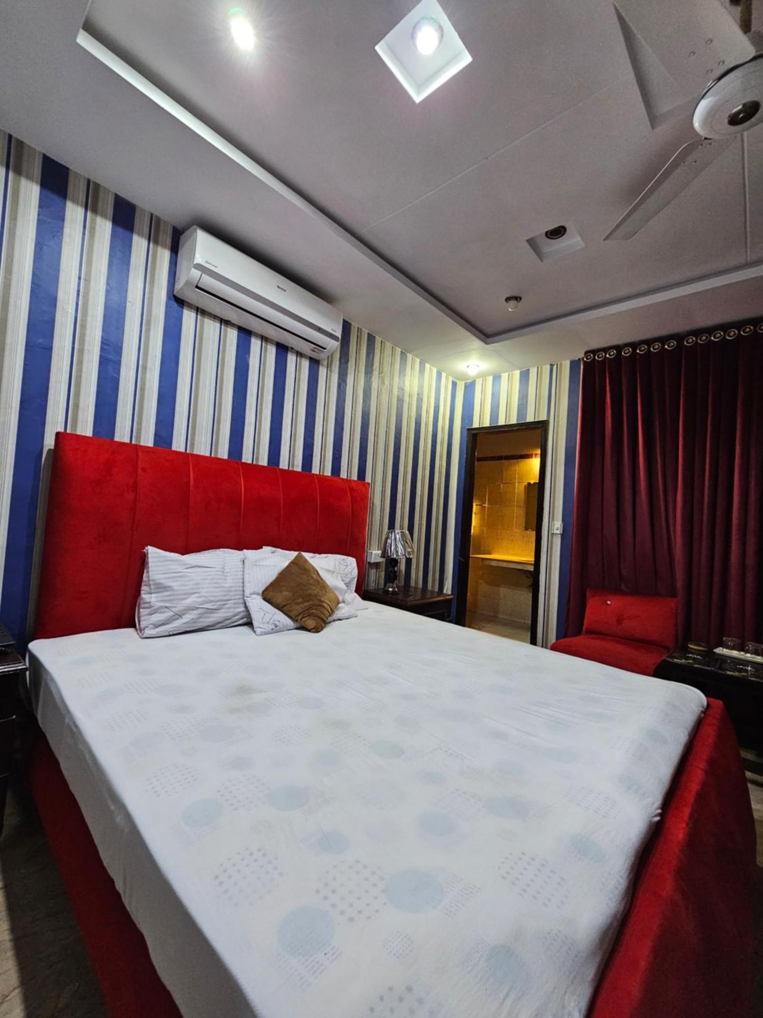 Hotel Tulip Inn, Gulberg Lahore Ngoại thất bức ảnh