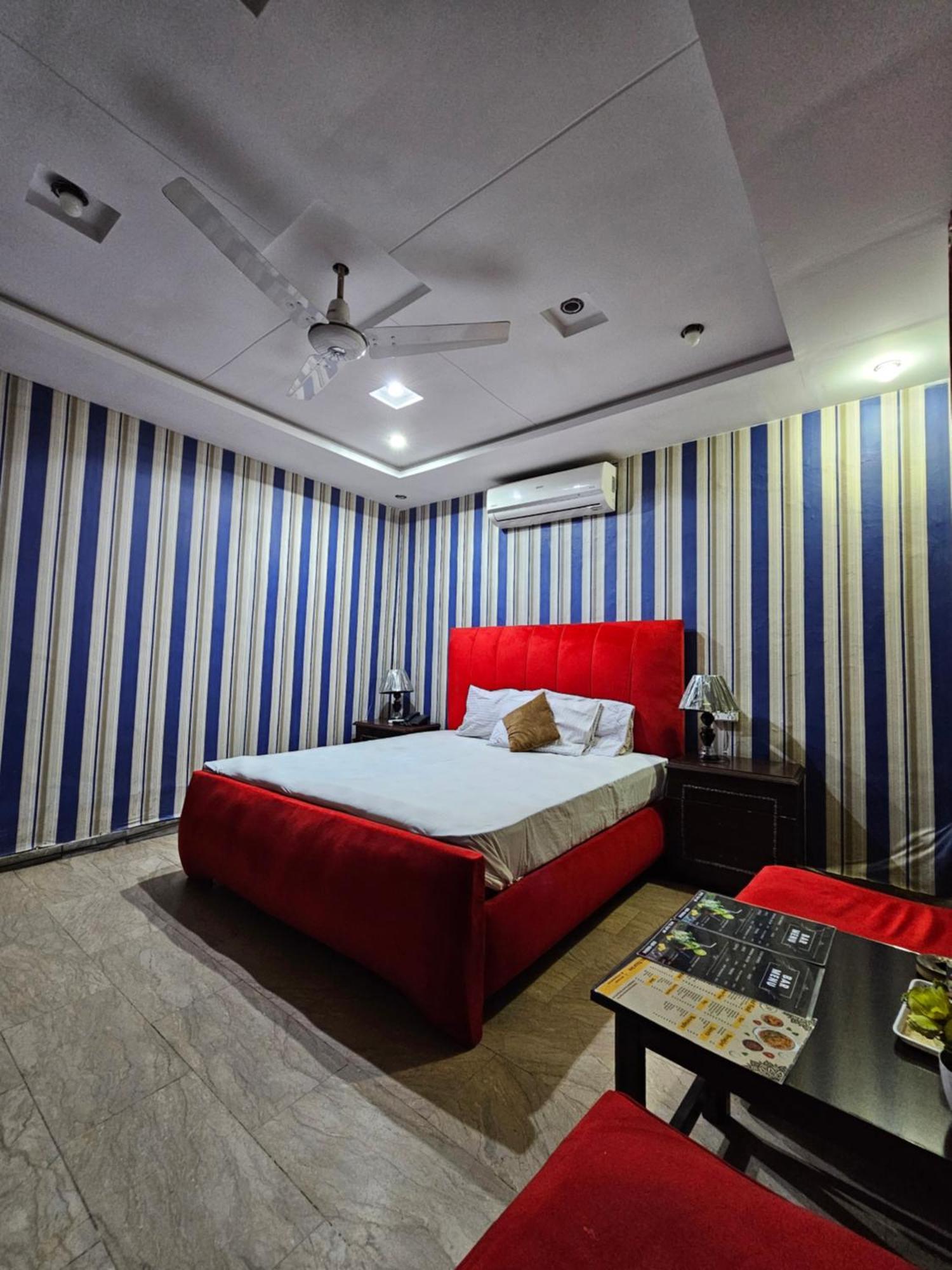 Hotel Tulip Inn, Gulberg Lahore Ngoại thất bức ảnh