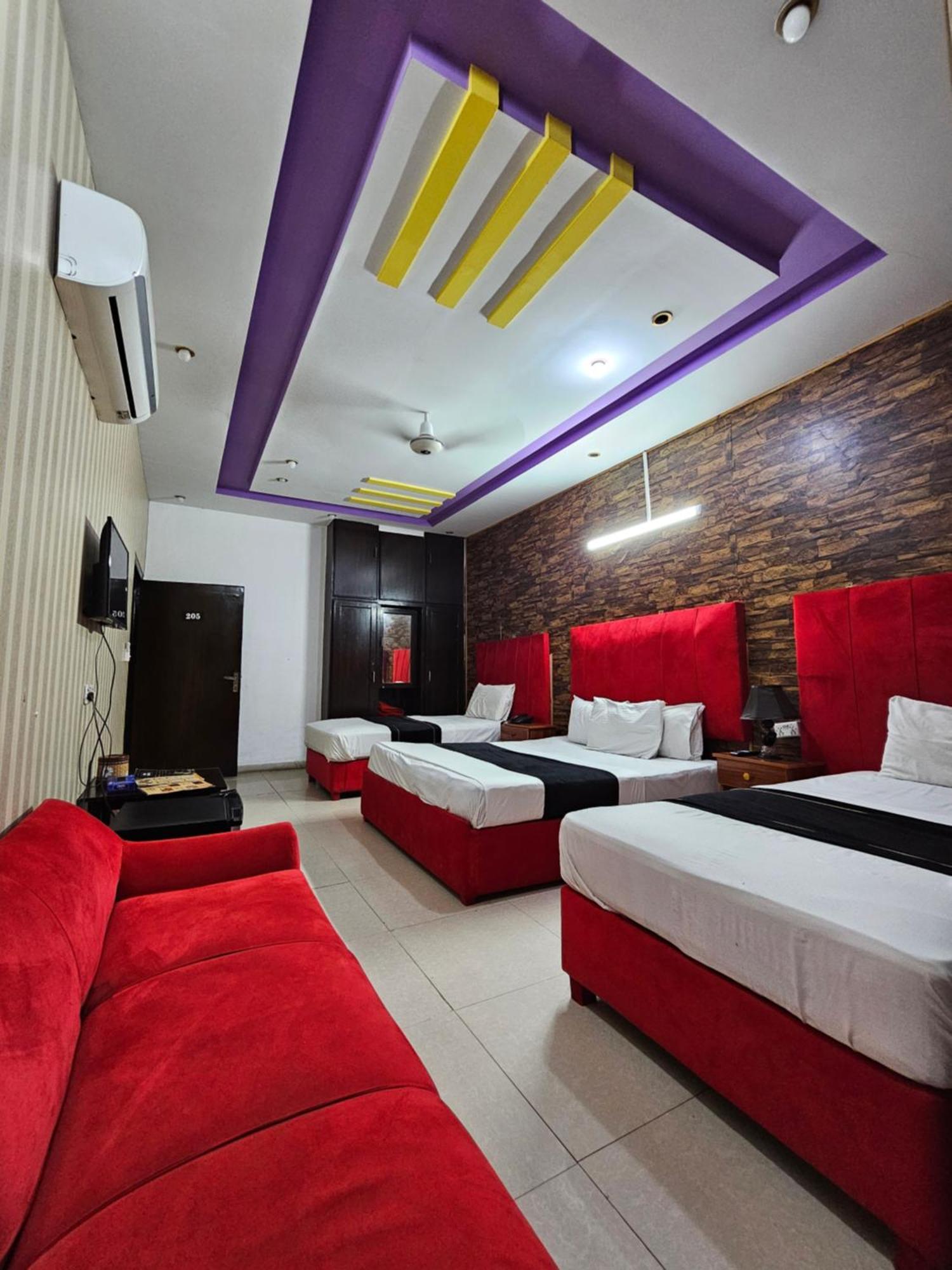 Hotel Tulip Inn, Gulberg Lahore Phòng bức ảnh