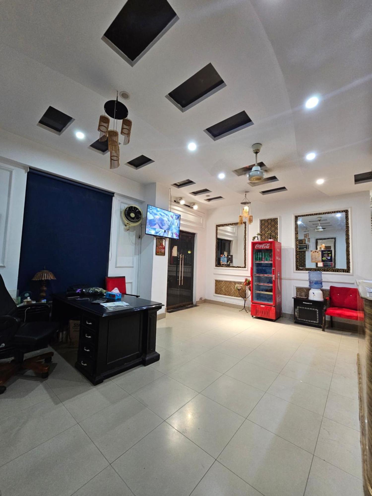 Hotel Tulip Inn, Gulberg Lahore Ngoại thất bức ảnh