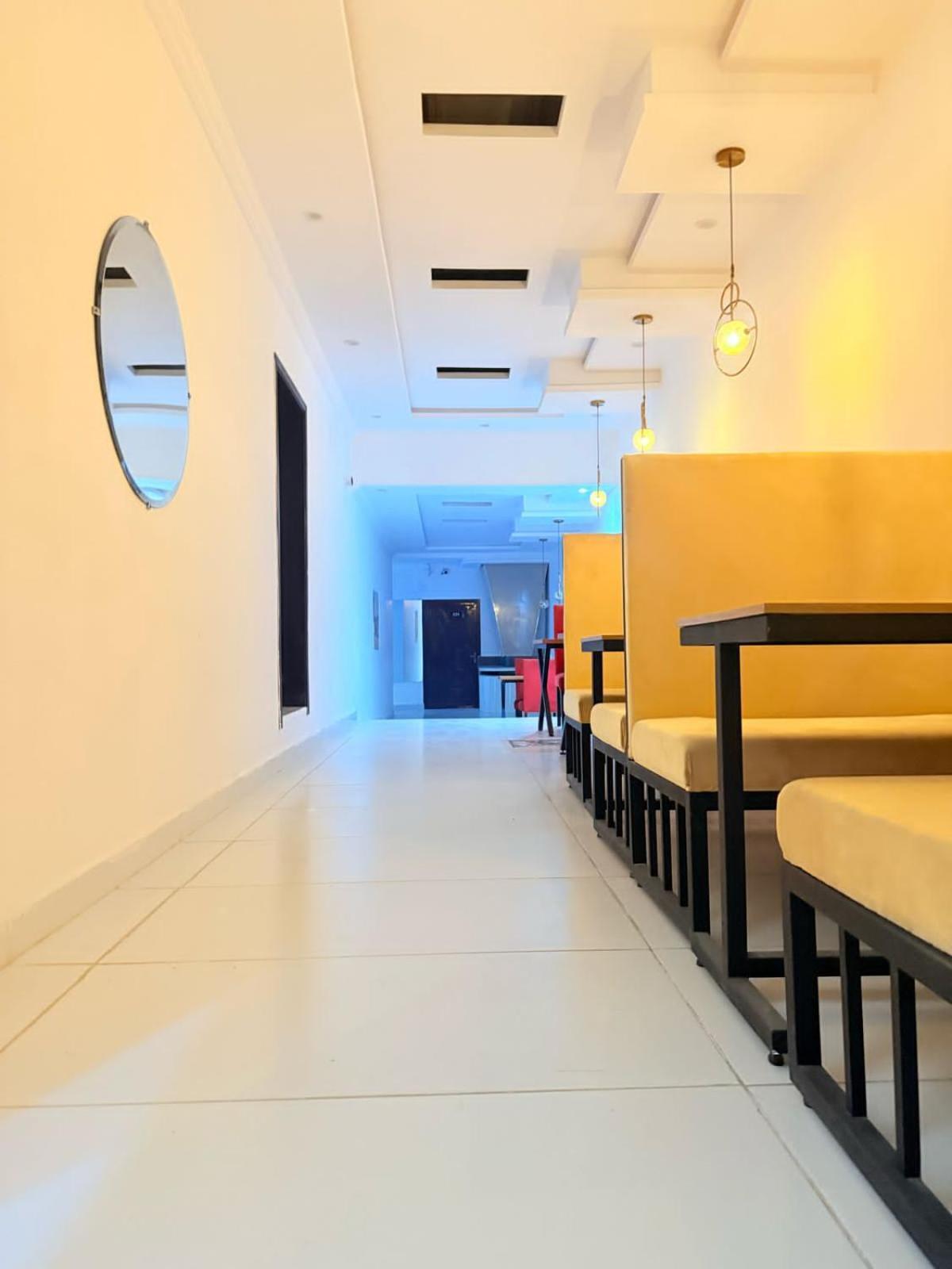 Hotel Tulip Inn, Gulberg Lahore Ngoại thất bức ảnh