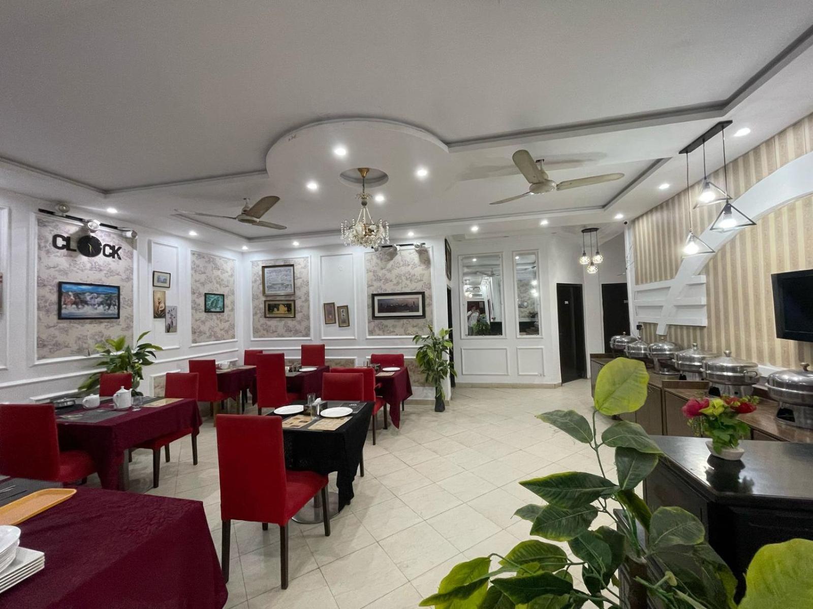 Hotel Tulip Inn, Gulberg Lahore Ngoại thất bức ảnh
