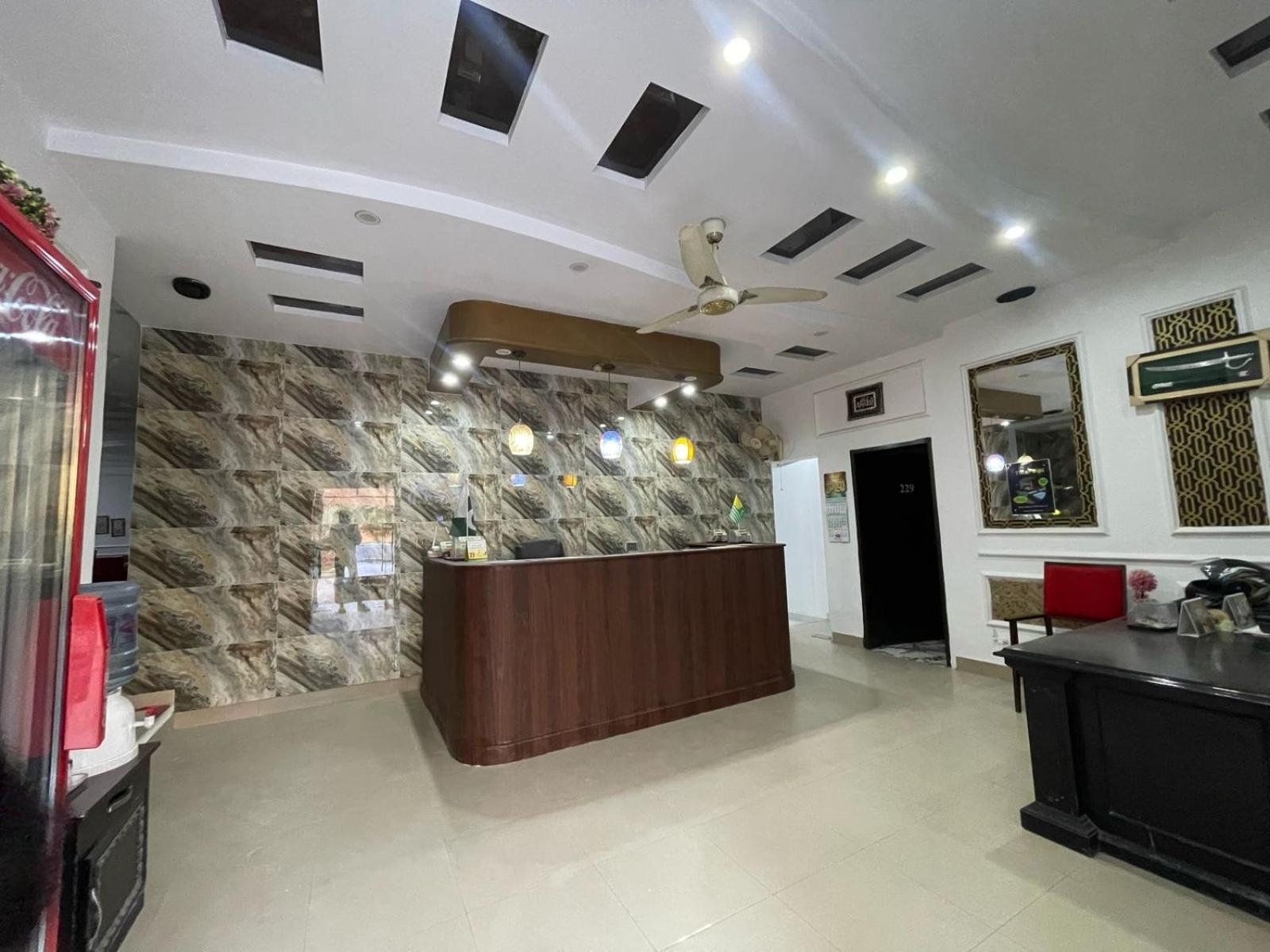 Hotel Tulip Inn, Gulberg Lahore Ngoại thất bức ảnh