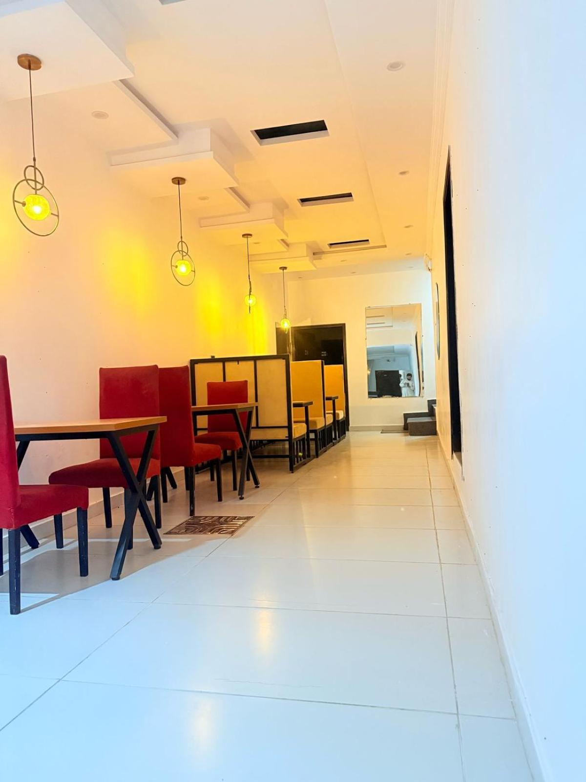 Hotel Tulip Inn, Gulberg Lahore Ngoại thất bức ảnh