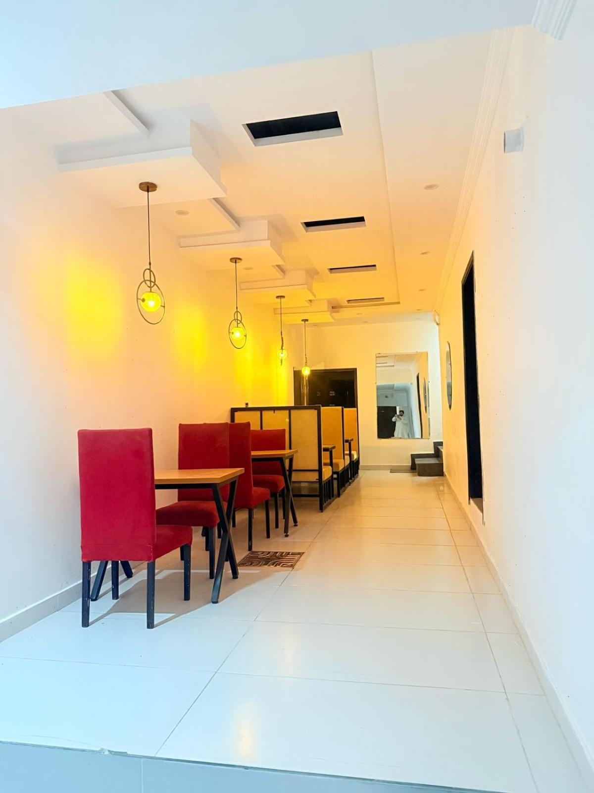 Hotel Tulip Inn, Gulberg Lahore Ngoại thất bức ảnh
